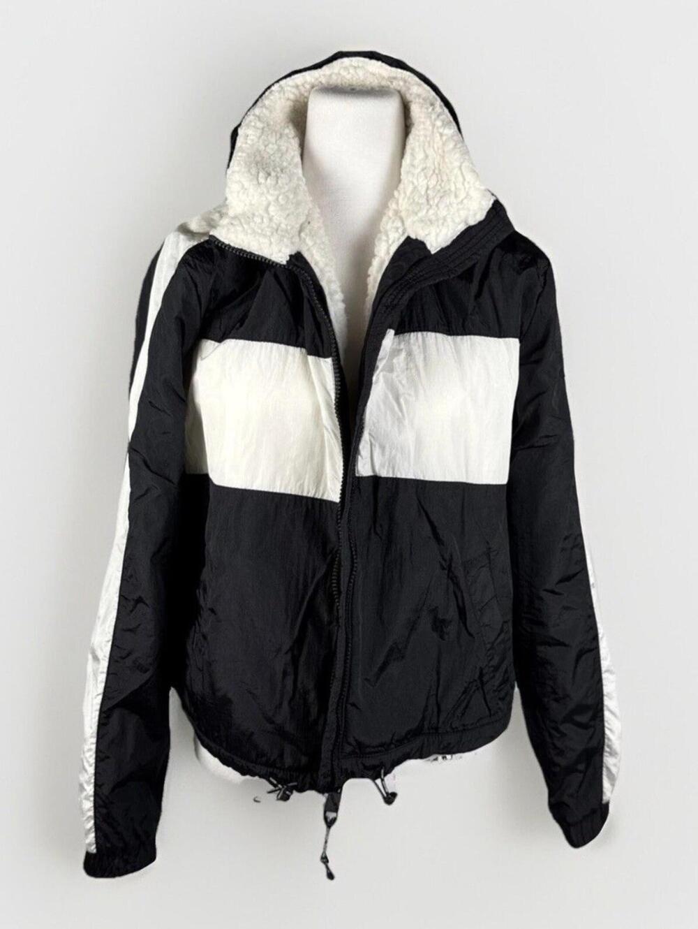 Hollister California Hooded Faux Fur Lined White Black Size Medium Jacket Hood